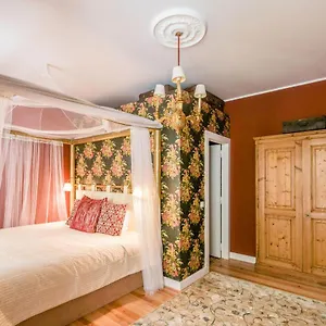 luxa-charm-house-by-lovelystay.hotels-lisbon-portugal.com/